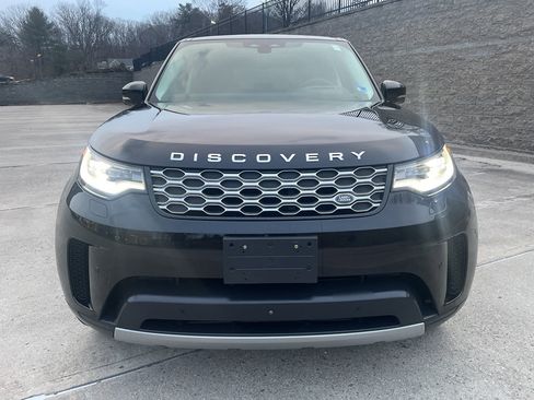 Used 2024 Land Rover Discovery S image 9