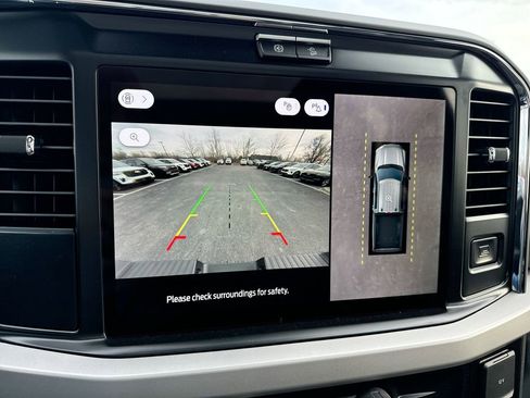 New 2025 Ford F250 XLT w/ Black Appearance Package image 9