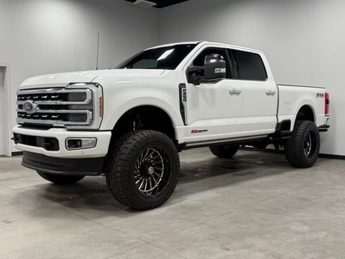 Used 2024 Ford F250 Platinum image 5