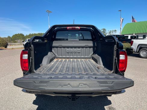 Used 2025 GMC Canyon AT4 w/ Nightfall Edition image 23