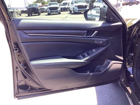Used 2018 Honda Accord EX-L image 9