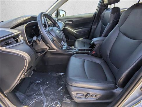 Used 2023 Toyota Corolla Cross XLE AWD/4WD image 15