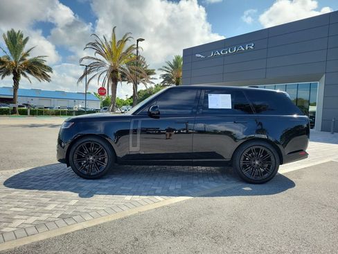 Certified 2025 Land Rover Range Rover SE AWD/4WD image 2