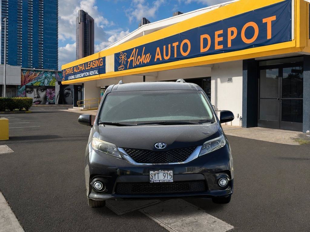 Used 2016 Toyota Sienna SE FWD image 6