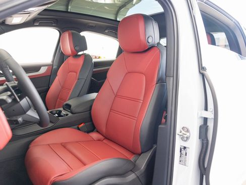 New 2024 Porsche Cayenne Coupe image 33