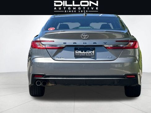 Used 2025 Toyota Camry SE FWD image 5