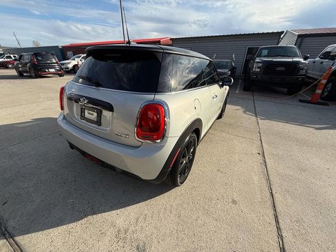 Used 2016 MINI Cooper 2-Door Hardtop image 8