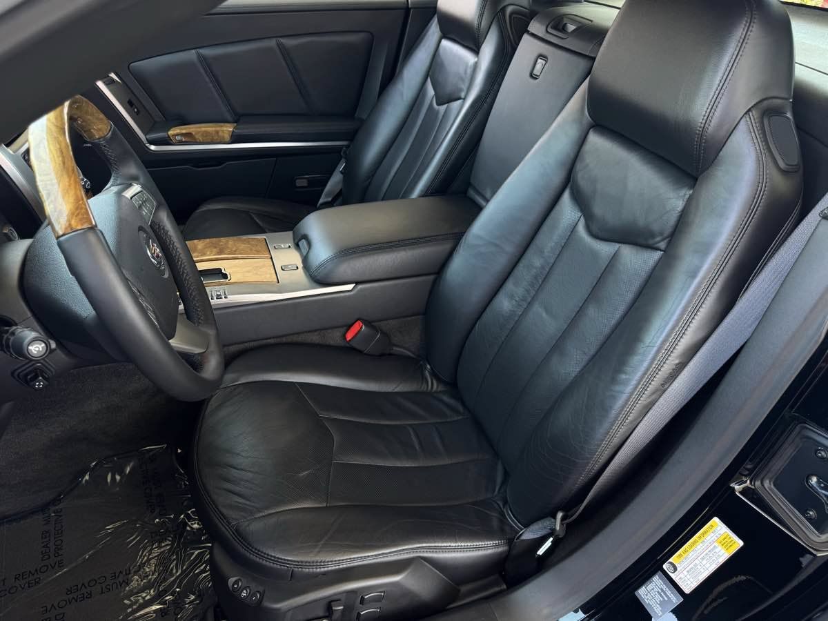 Used 2009 Cadillac XLR RWD image 23