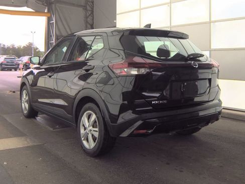 Used 2021 Nissan Kicks S FWD image 4