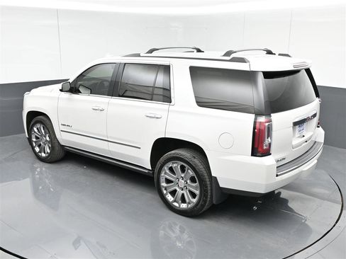 Used 2017 GMC Yukon Denali w/ Open Road Package AWD/4WD image 15