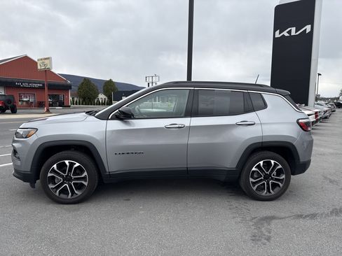 Used 2022 Jeep Compass Limited AWD/4WD image 7