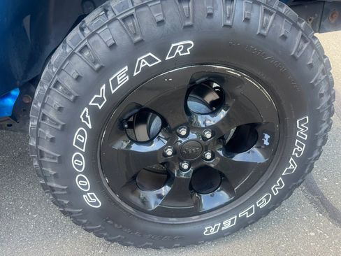 Used 2014 Jeep Wrangler Unlimited Sahara AWD/4WD image 12