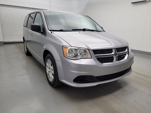 Used 2018 Dodge Grand Caravan SE FWD image 13