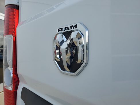 Used 2025 RAM ProMaster 2500 w/ Convenience Group image 23