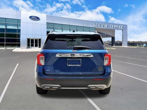 Used 2022 Ford Explorer XLT w/ Equipment Group 202A RWD image 3