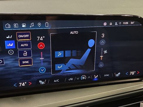 New 2026 Chevrolet Traverse LT w/ Sun and Wheel Package AWD/4WD image 22