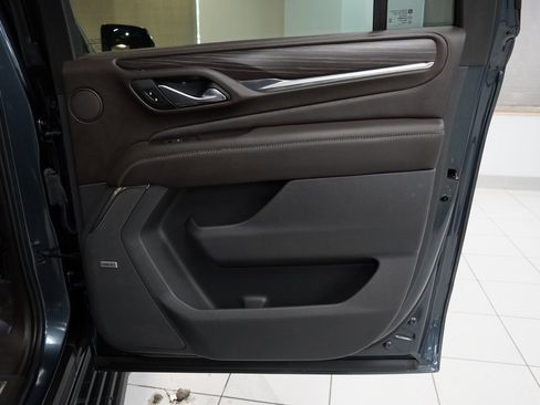 Used 2021 GMC Yukon XL Denali w/ Denali Premium Package image 36