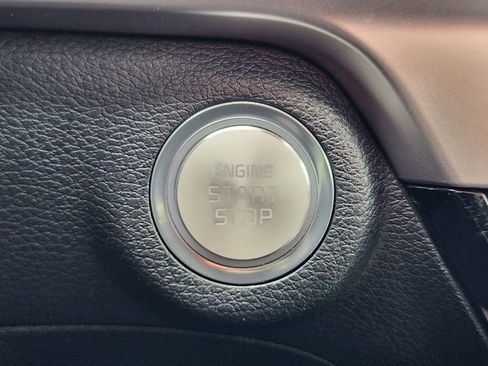 Used 2025 Kia Telluride EX w/ EX Captain's Chair Package image 21