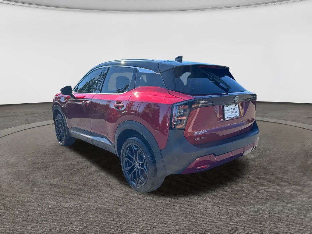 Used 2025 Nissan Kicks SR w/ SR Premium Package FWD image 5