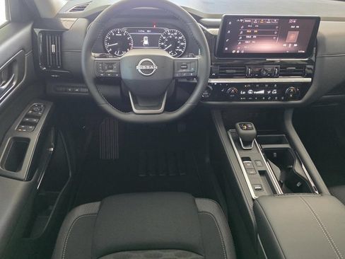 New 2026 Nissan Pathfinder SV w/ SV Premium Package FWD image 13