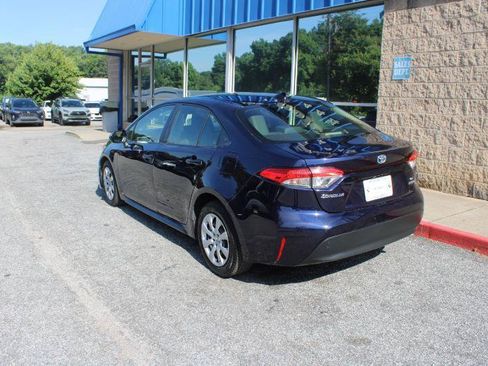 Used 2023 Toyota Corolla LE FWD image 4