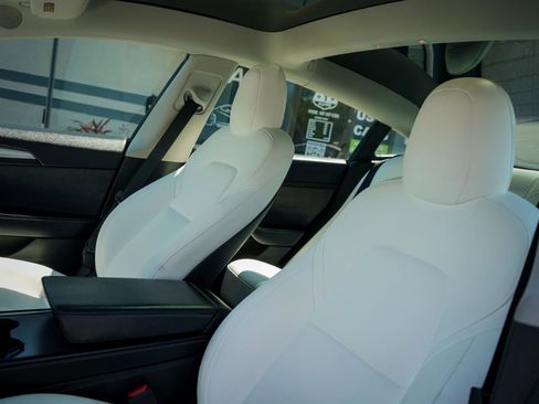 Used 2022 Tesla Model 3 Standard Range RWD image 15