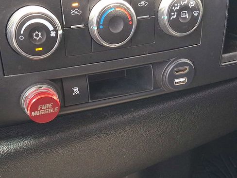 Used 2010 Chevrolet Silverado 1500 LT w/ Power Pack Plus AWD/4WD image 21