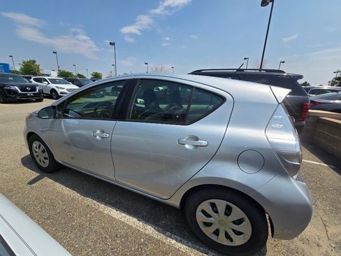 Used 2014 Toyota Prius C One FWD image 13