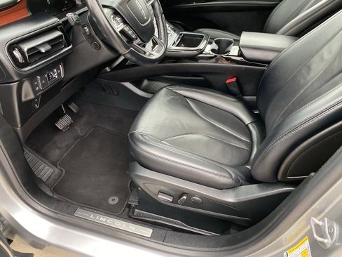 Used 2022 Lincoln Nautilus Reserve image 15