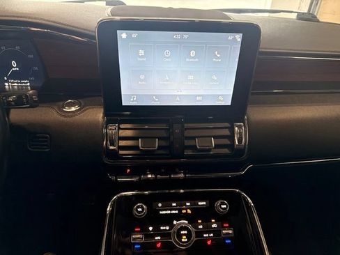 Used 2019 Lincoln Navigator Select AWD/4WD image 26