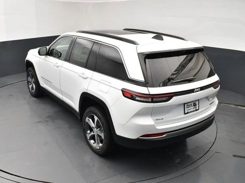 New 2026 Jeep Grand Cherokee Limited w/ Luxury Tech Group II image 13