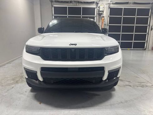 Used 2024 Jeep Grand Cherokee L Limited w/ Luxury Tech Group II RWD image 3