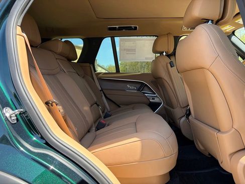 New 2026 Land Rover Range Rover SE AWD/4WD image 17