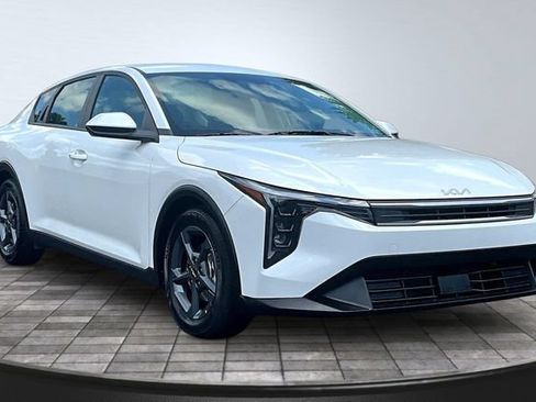 Used 2025 Kia K4 FWD image 3