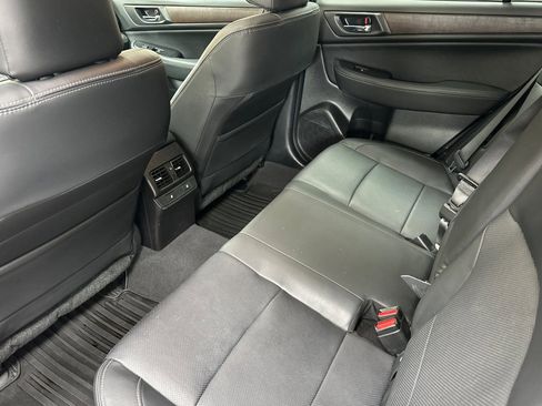 Used 2017 Subaru Outback 2.5i Limited AWD/4WD image 16