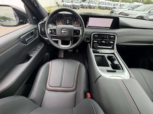 Used 2025 Nissan Armada SL AWD/4WD image 22