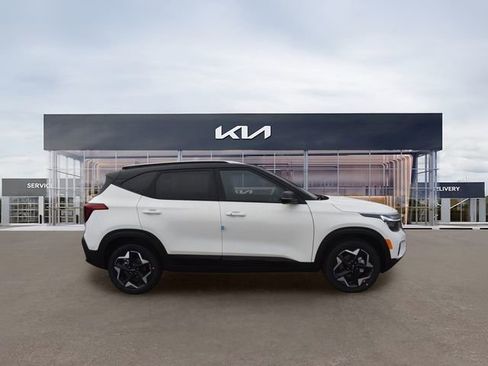 New 2026 Kia Seltos S FWD image 2
