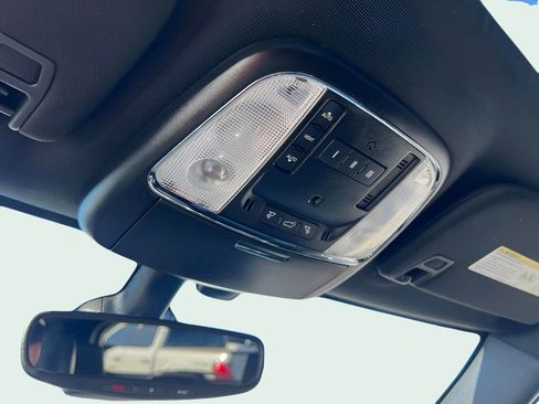 Used 2022 Jeep Grand Cherokee Limited image 35