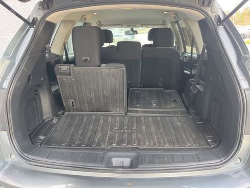 Used 2018 Nissan Pathfinder SV image 31
