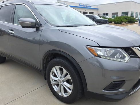 Used 2015 Nissan Rogue SV w/ SV Premium Package FWD image 7