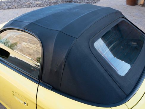 Used 2001 Toyota MR2 Spyder image 21