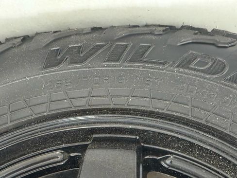 Used 2020 Nissan Titan S image 42