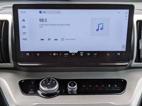 Used 2025 Ford Expedition Active image 18