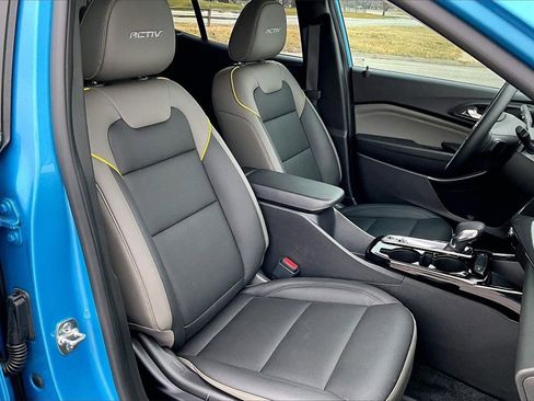 Used 2025 Chevrolet Trax ACTIV w/ Driver Confidence Package image 7