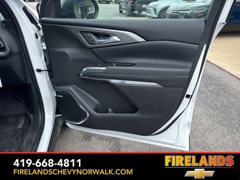 New 2025 Chevrolet Traverse LT w/ Enhanced Driving Package image 49