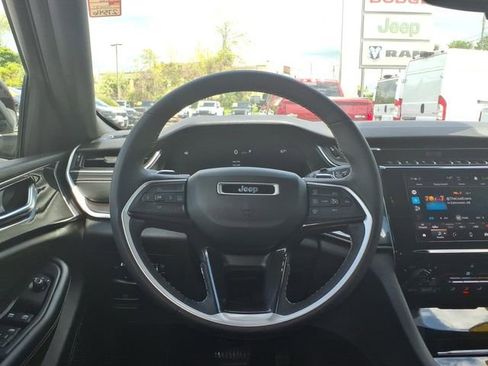 Certified 2023 Jeep Grand Cherokee Altitude AWD/4WD image 20