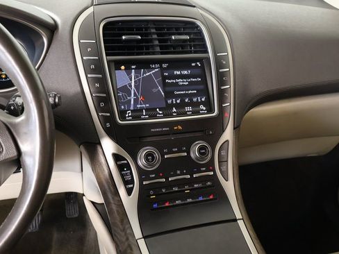 Used 2018 Lincoln MKX Reserve w/ Driver Assistance Package image 5