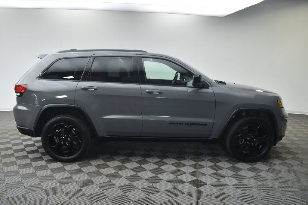 Used 2019 Jeep Grand Cherokee Laredo AWD/4WD image 11
