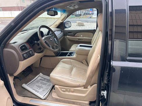 Used 2007 GMC Yukon SLT w/ SLT Preferred Equipment Group image 9