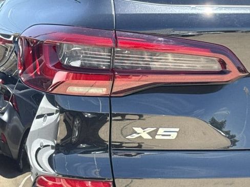 Used 2022 BMW X5 sDrive40i w/ M Sport Package RWD image 6